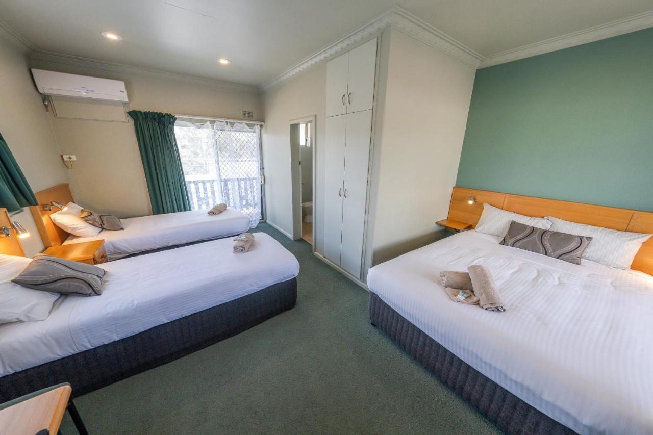 Motel Halfway